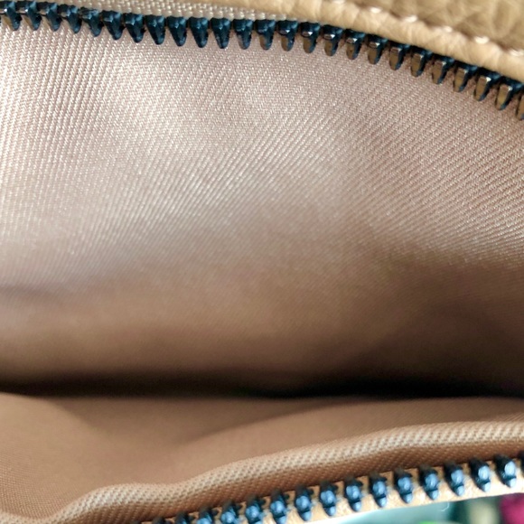 Tutilo Camel Crossbody Bag - Picture 3 of 10